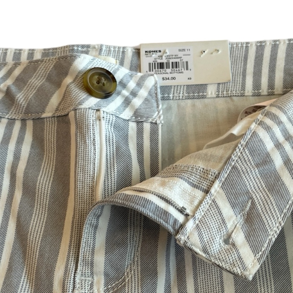NWT SO Shorts Midi Low Rise Stretch Chambray Juniors 11 - Picture 3 of 10